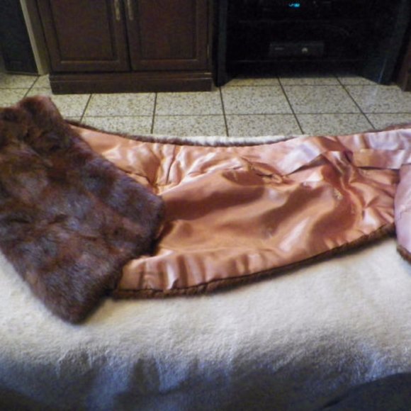 Genuine fur cape - Picture 3 of 3